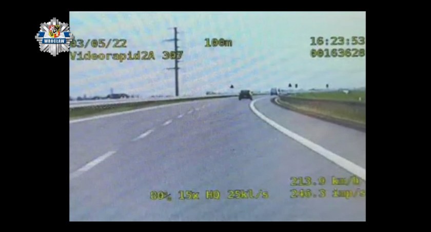 Pędził ponad 200 km/h Autostradową Obwodnicą Wrocławia. Kierowca bez dyskusji przyjął mandat na 2500zł i 10 pkt karnych