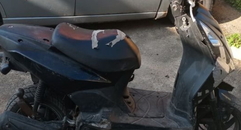 Uciekał skuterem wioząc 5-letnią dziewczynkę bez kasku. Pijany motorowerzysta zatrzymany przez górowską policję