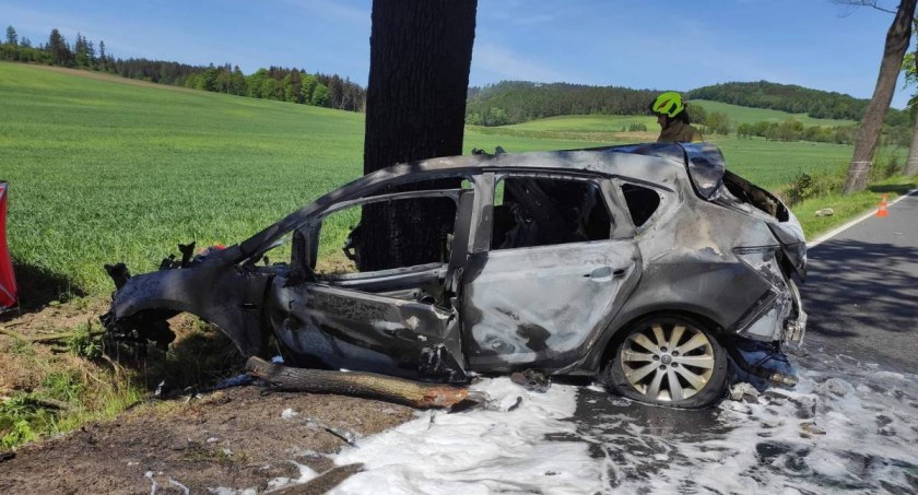 Śmiertelny wypadek na trasie Marciszów-Świdnik. Nie żyje 27-letni mężczyzna