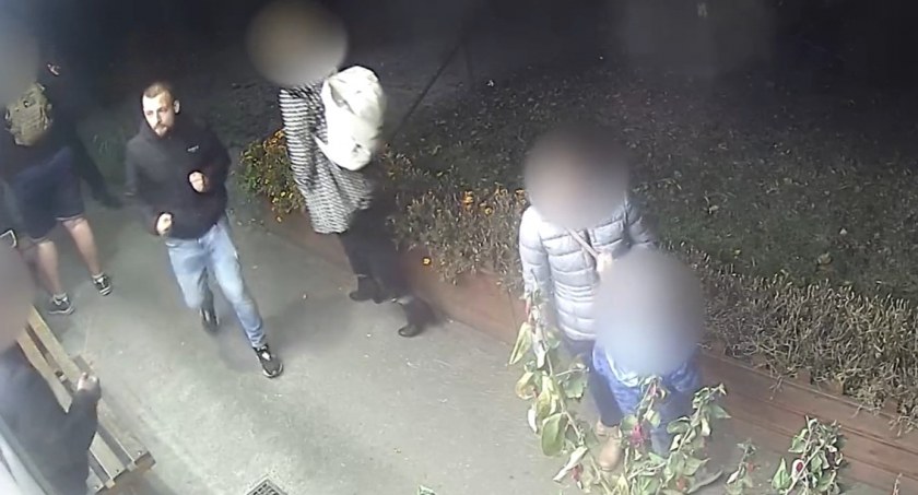 Groźny przestępca z Ukrainy może przebywać na terenie Polski. 24-latek jest poszukiwany przez czeską policję za brutalne pobicia. Zobacz FILM