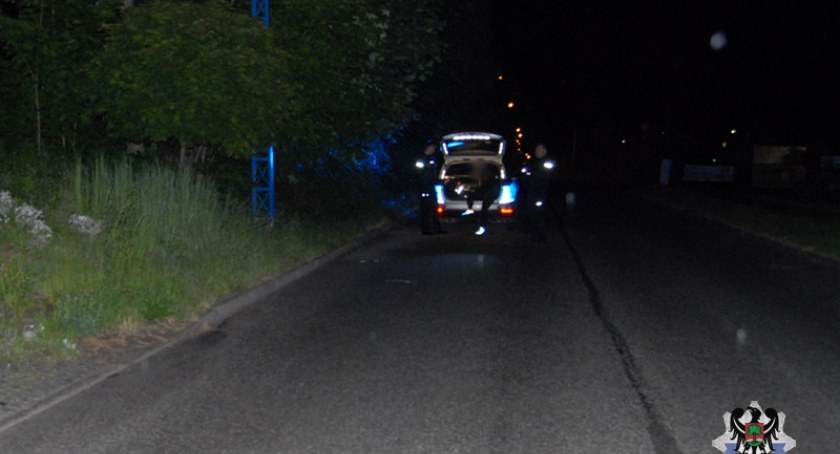 Pobli mężczyznę bo rzucił nieddopałek papierosa na chodnik