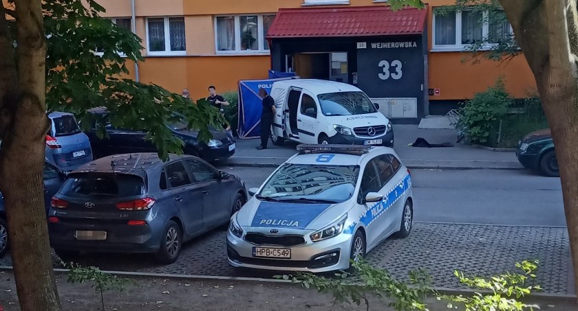 Tragiczna śmierć na Popowicach. Nie żyje młody mężczyzna