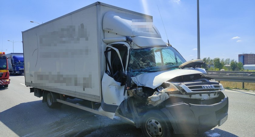 Potężne utrudnienia na AOW w kierunku Warszawy. Korek ciągnie się od autostrady A4
