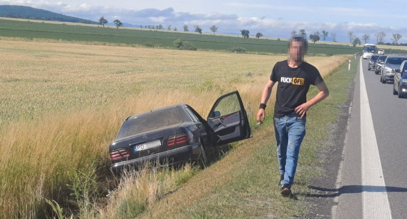 Zobacz przerażające nagranie z kamery samochodowej z dzisiejszego wypadku na DK5. Mercedes zjechał na przeciwległy pas wprost pod nadjeżdżające auto