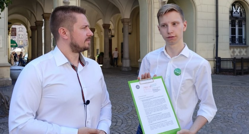 Zieloni chcą świeckiej szkoły we Wrocławiu.
