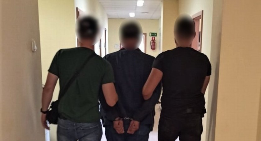 Brał pieniądze za kursy pierwszej pomocy, a na dokumentach podbijał się podrobioną pieczątką i sfałszowanym podpisem