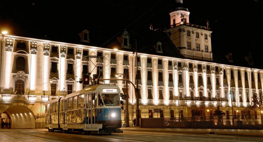Tramwajem zabytkowym wieczorową porą