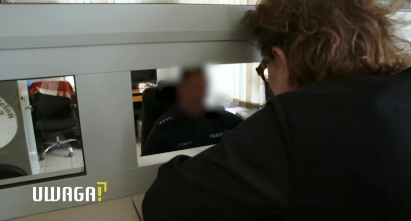 Uwaga! TVN: Oferował meble na wymiar, klienci wpłacali zaliczki i zaczynały się problemy. Zaufałam, bo to policjant