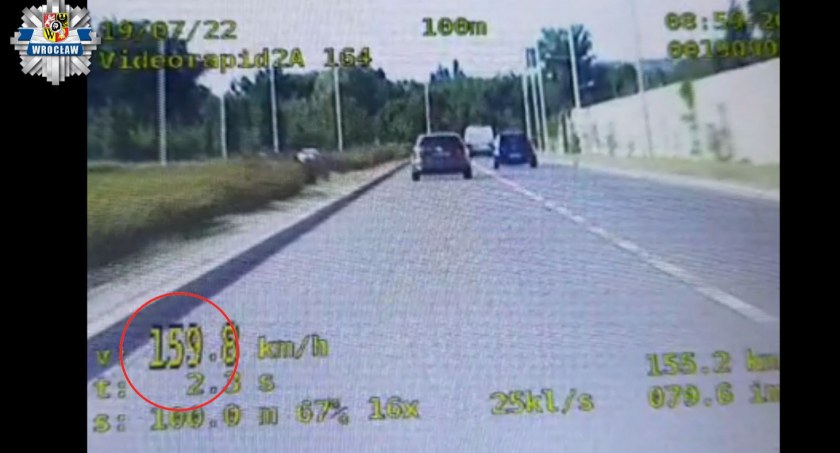 159 km/h przy ograniczeniu do 70 km/h – brawurową jazdę przerwali policjanci z grupy SPEED