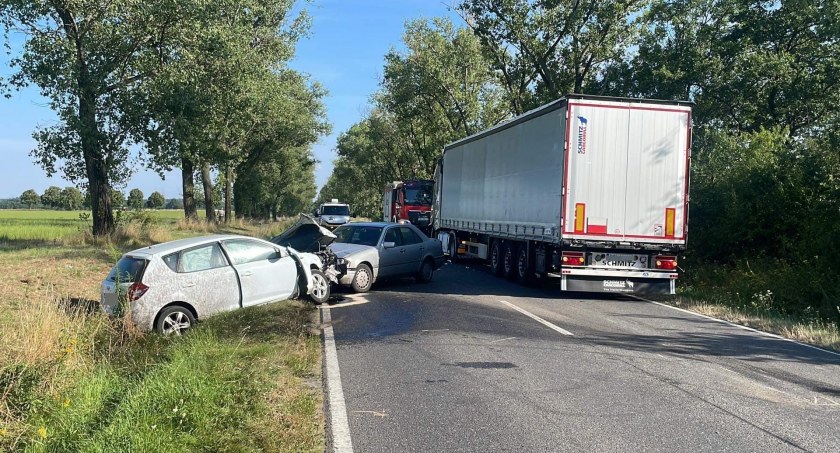 Poważny wypadek na trasie Strzegom-Świdnica. Ranna została jedna osoba