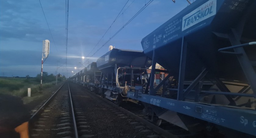 Kąty Wrocławskie. Pociąg towarowy wypadł z torów