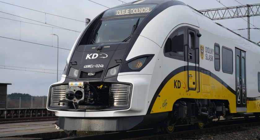 Koleje Dolnośląskie: Elfy zapraszają na pokład! 