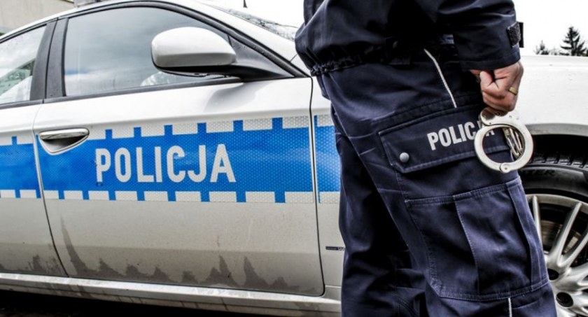 17-latek kierował samochodem nie posiadając uprawnień. Przed sądem odpowie również jego matka, która przyjechała po niego „zapominając”, że ma aktywny zakaz prowadzenia pojazdów