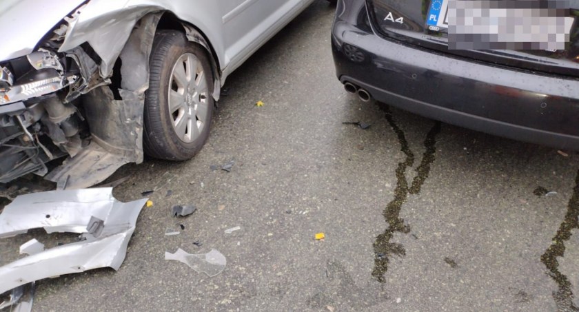 Audi kontra Audi na zjeździe z autostrady A4 na węźle Kostomłoty