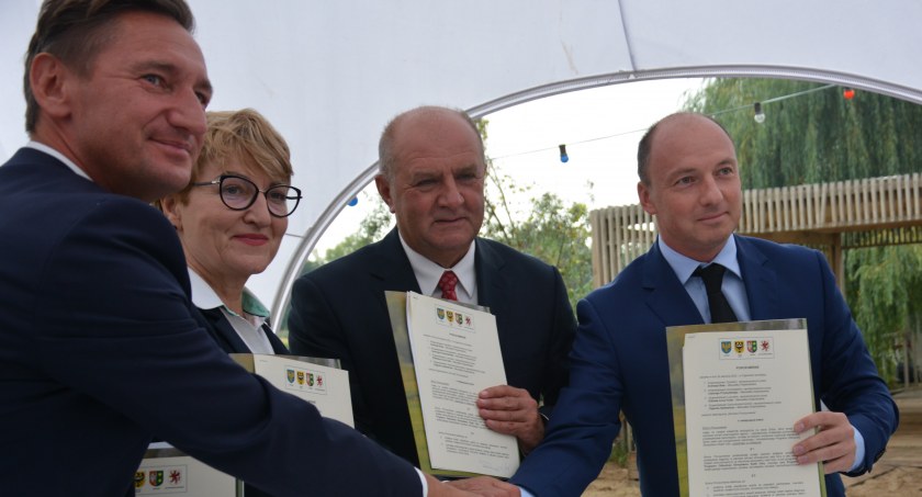 Cztery samorządy razem dla ratowania Odry. Marszałkowie nadodrzańskich regionów podpisali Porozumienie