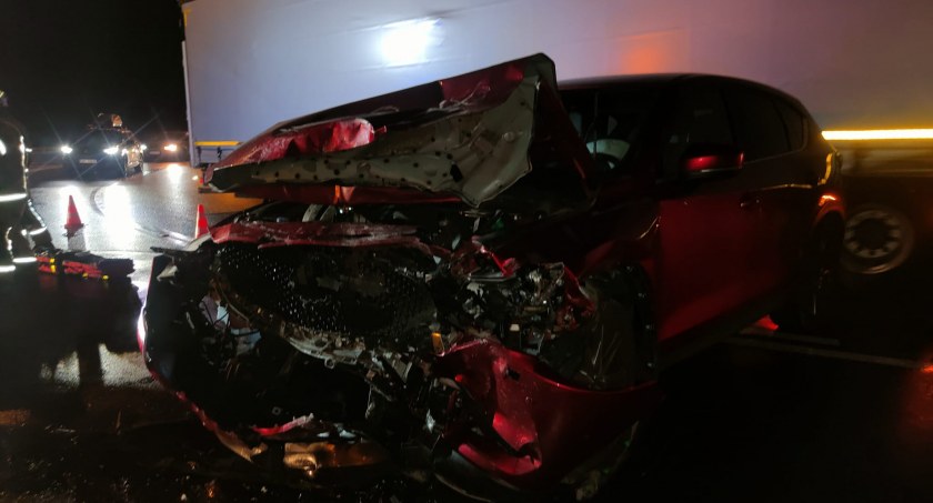 Wypadek na zjeździe z A4 na Kostomłoty. Niestety powód zdarzenia zawsze ten sam-wymuszenie pierwszeństwa przejazdu