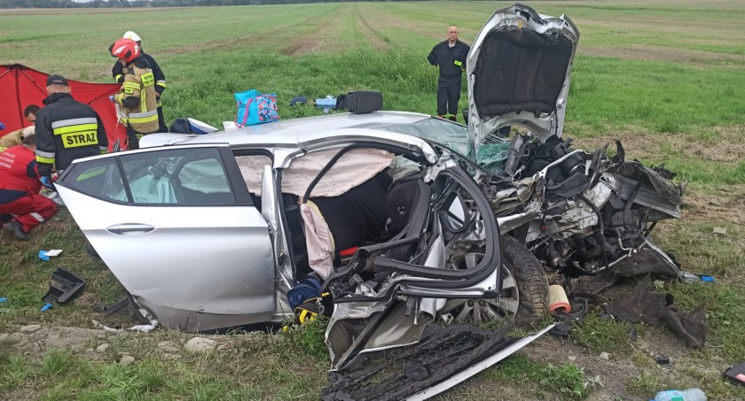 Tragiczny wypadek na DK5. Jedna osoba nie żyje. Reanimowane dziecko i trzy pozostałe osoby trafiły do szpitala