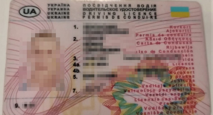 Nigdy nie miał prawa jazdy, więc kupił podróbkę