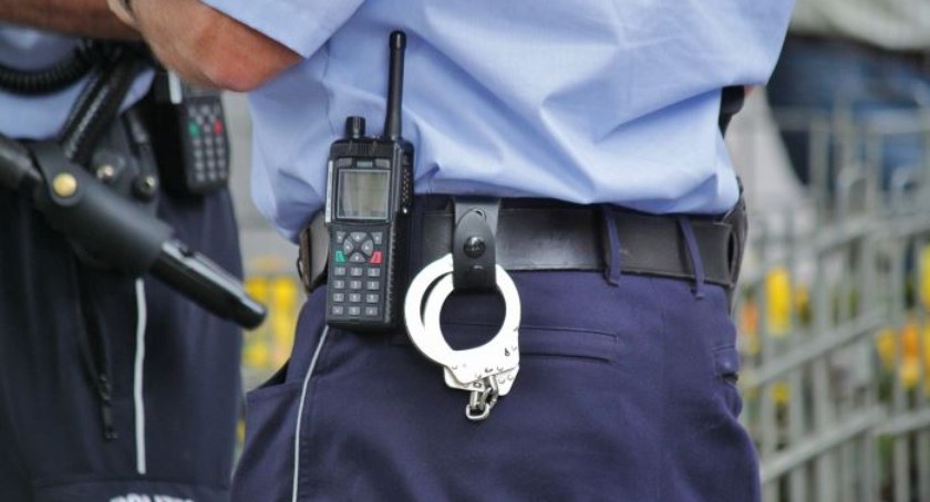Z dożywotnim zakazem prowadzenia pojazdów przyjechał autem dokonać kradzieży