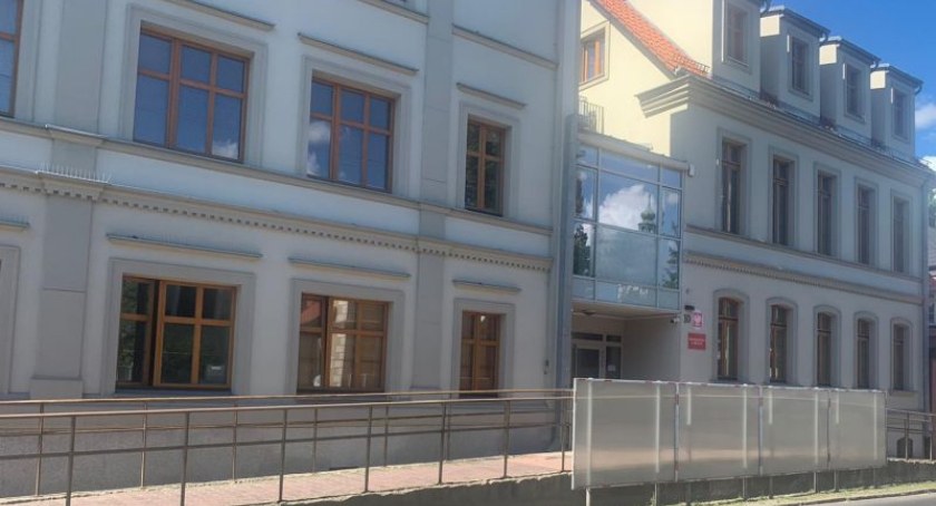Starcił prawo jazdy. Groził sędziemu. Chciał wysadzić sąd.