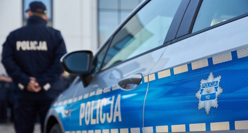 Policjanci z Kątów Wrocławskich zatrzymali złodzieja roweru. Okazało się również, że był on poszukiwany