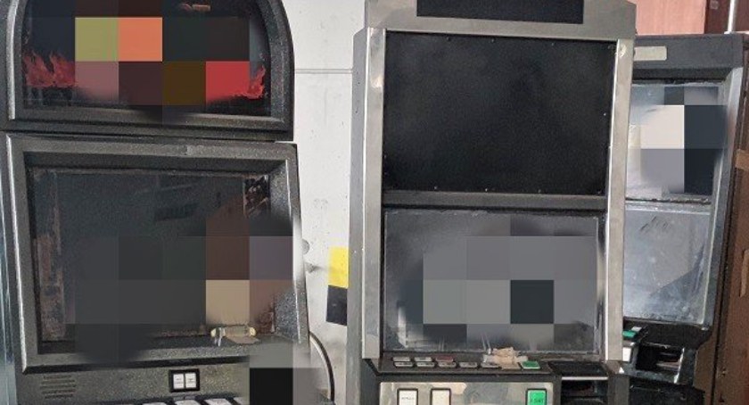 Nielegalny hazard- oławscy kryminalni zabezpieczyli automaty do gier oraz narkotyki