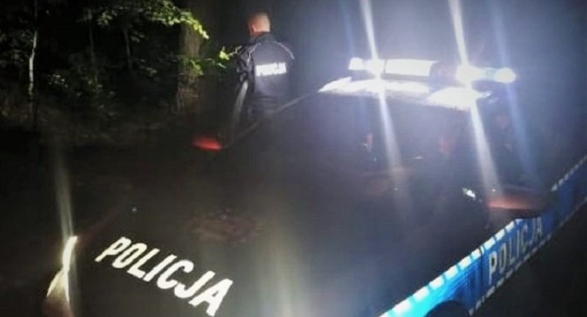 73-latka wyszła na grzyby i zgubiła się w lesie. Trzebniccy policjanci apelują, grzybiarzu, dbaj o swoje bezpieczeństwo!