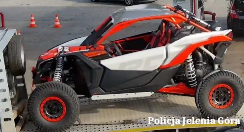 Ukradli pojazd, a za jego zwrócenie zażądali okupu