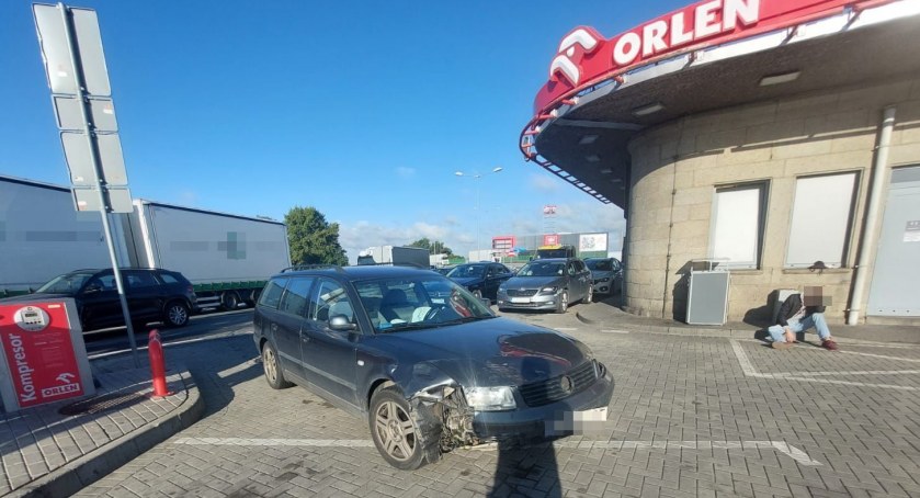 Zderzenie dwóch osobówek na zjeździe z A4 na węźle Bielany Wrocławskie