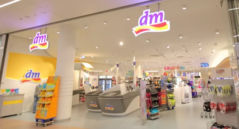 Pasta do zębów i perfumy dla dobra zwierząt. Jak MPK wspiera Ekostraż?