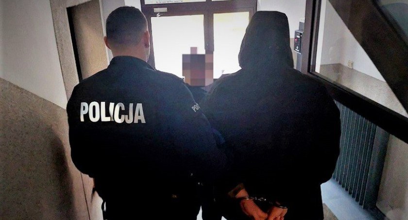 Posiadał kokainę, a policjantom tłumaczył, że to suplementy diety