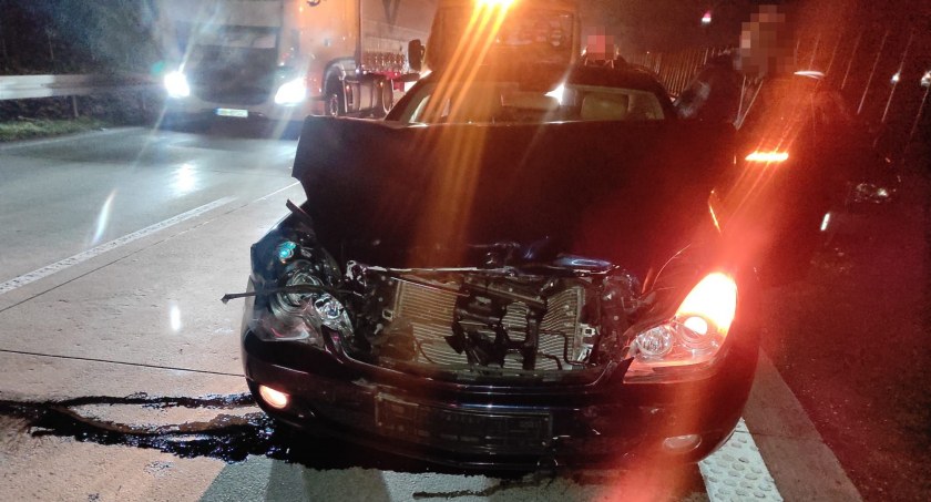 Kolizja pięciu aut na A4 w kierunku Wrocławia. Uwaga na ogromne utrudnienia