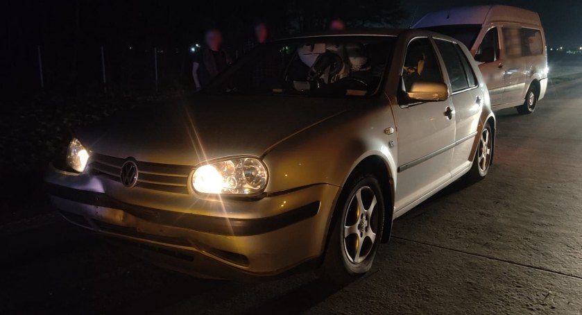 Niebezpieczny początek długiego weekendu na dolnośląskich drogach. Kolizja osobówki z busem na autostradzie A4