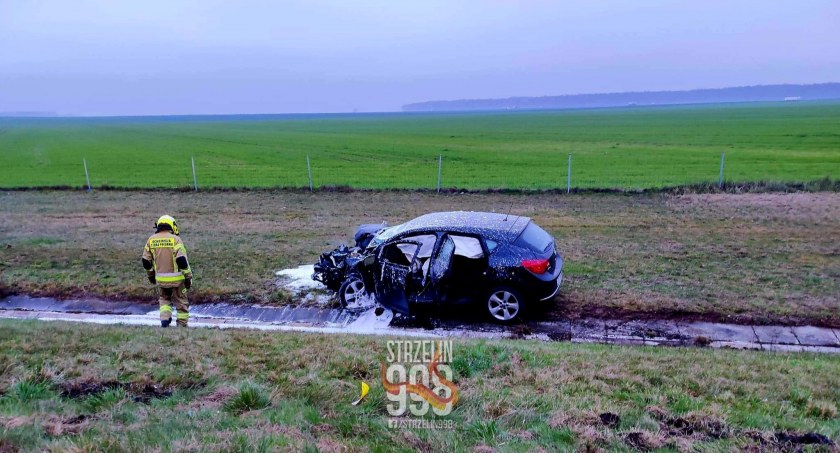 Koszmarny wypadek na A4. Kierowca osobówki opuścił pojazd po wypadku i został potrącony przez ciężarówkę
