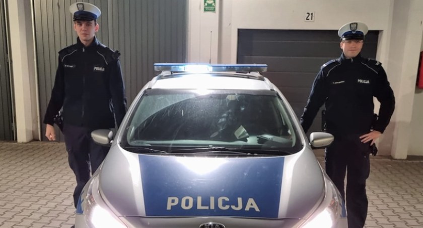 Do porodu na sygnale. Szczęśliwy finał policyjnej eskorty