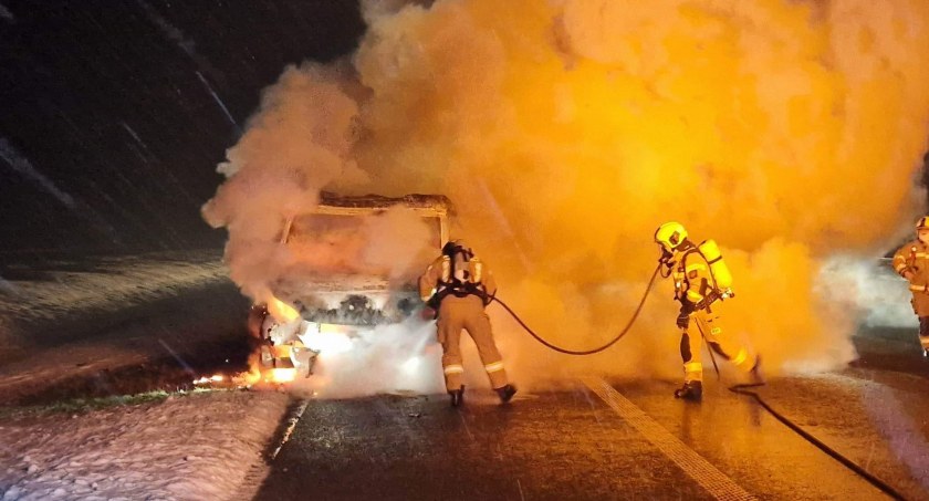 Pożar lawety na A4. Autostrada w kierunku Wrocławia jest obecnie zablokowana. FILM I ZDJĘCIA
