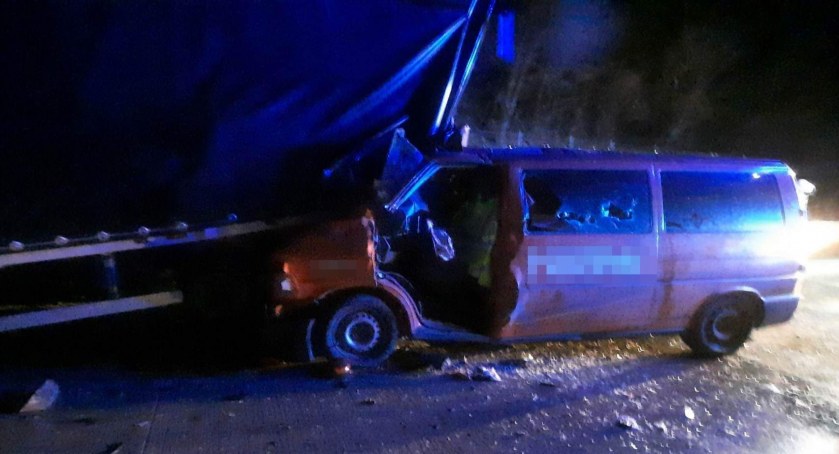 Tragiczny wypadek na A4 w kierunku Legnicy. Śmierć na miejscu poniósł kierowca, który wysiadł z busa