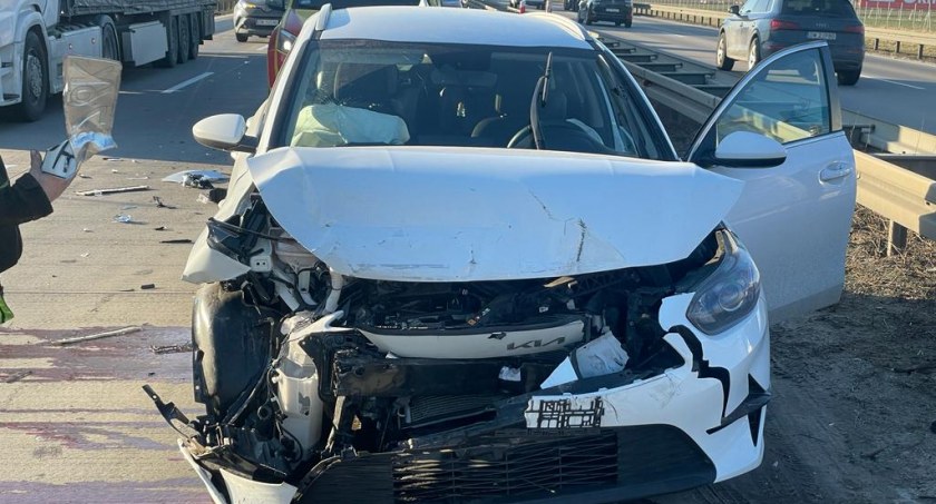 Wypadek na A4 w kierunku Wrocławia. Jedna osoba przetransportowana do szpitala