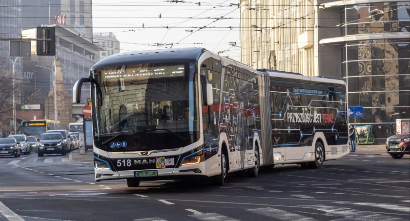 Przegubowy elektryk na ulicach Wrocławia.  MAN Lions City wyjedzie na ulice już w najbliższą sobotę