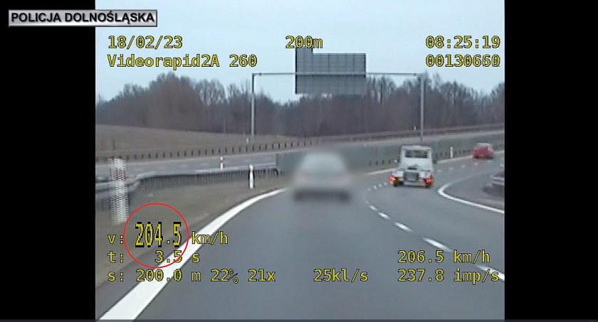 Jechał 204 km/h drogą ekspresową S5. Kierowca BMW został zatrzymany przez dolnośląskich policjantów