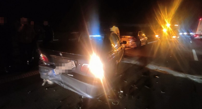 Kolizja trzech pojazdów osobowych na A4 w kierunku Zgorzelca