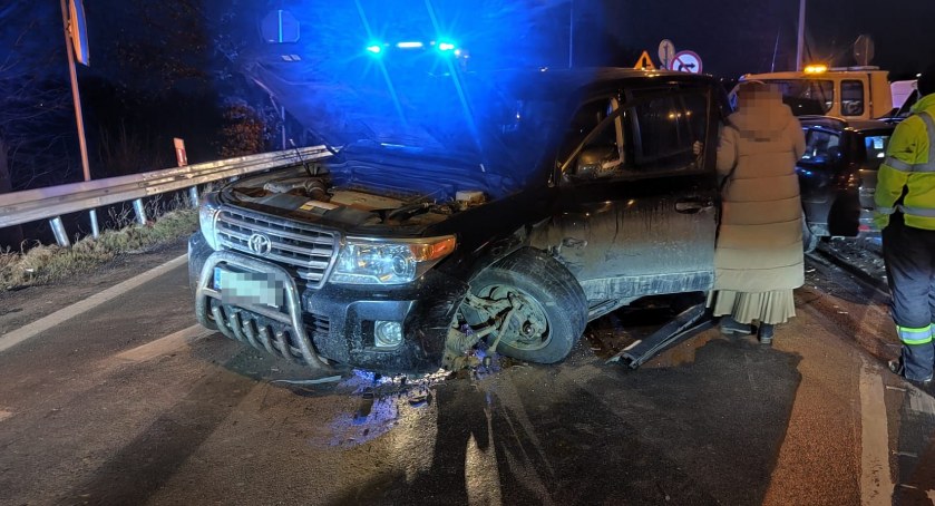 Wymuszenie pierwszeństwa na zjeździe z A4 na Kostomłoty. Uwaga na utrudnienia