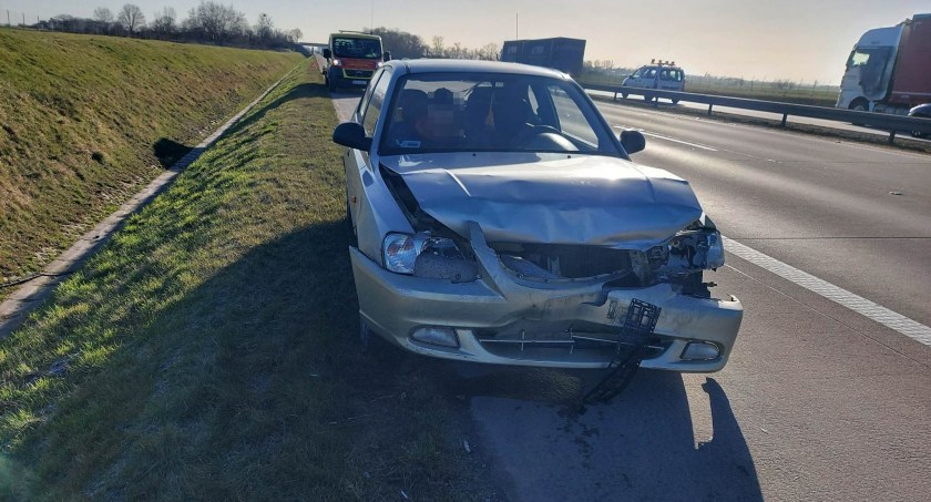 Kolizja dwóch osobówek na A4 w kierunku Legnicy