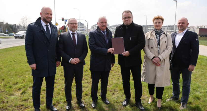 Buspas na Jagodno. Miasto podpisało umowę z wykonawcą