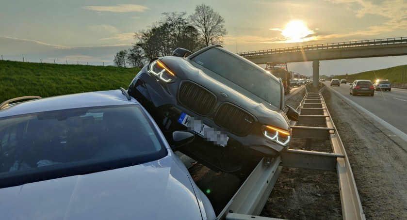 Kaskaderski wyczyn kierowcy BMW. Trzy kolizje z udziałem czterech pojazdów na A4 w kierunku Wrocławia