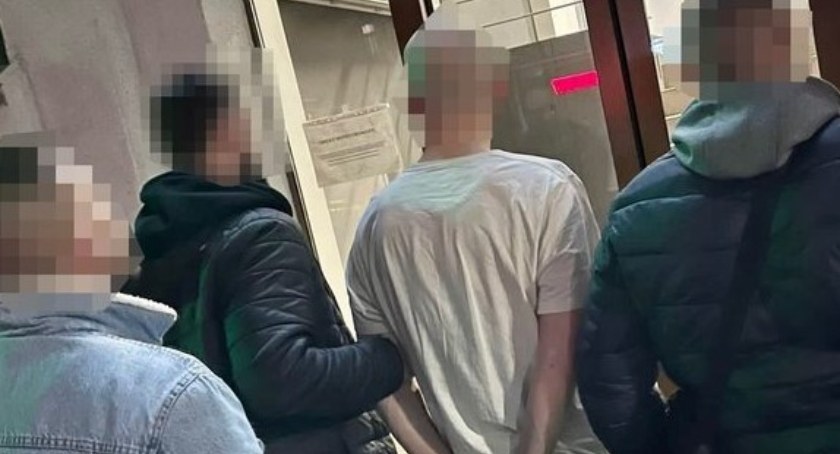 Włamał się do samochodu i zostawił w nim swój telefon komórkowy. Kradzież elektronarzędzi to tylko początek problemów 33-latka