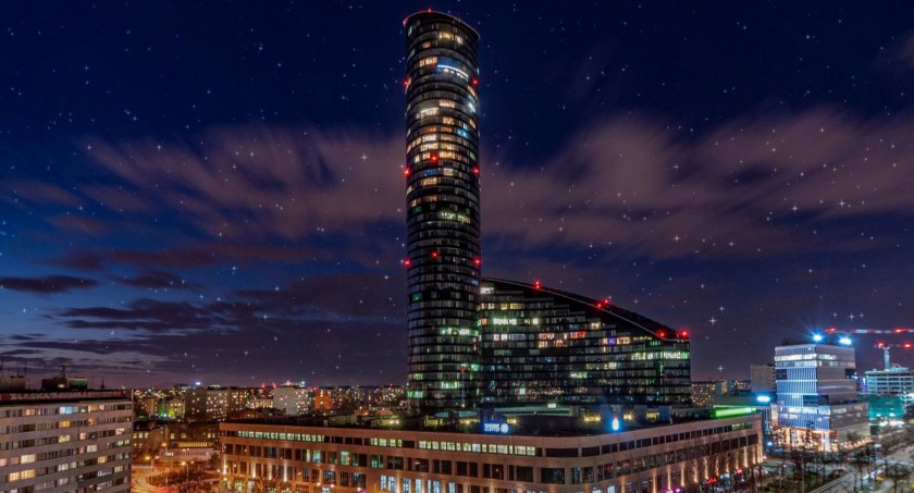 Noc Muzeów w Sky Tower – zobacz panoramę Wrocławia z 49. piętra