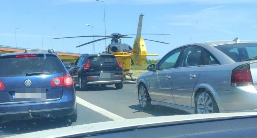 Tragiczny wypadek na DW 368 w gminie Oleśnica. Jedna osoba nie żyje, kilka osób zostało poszkodowanych