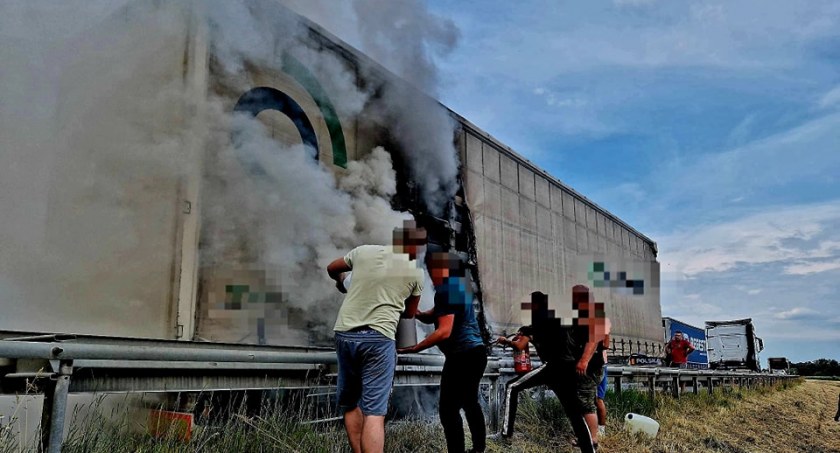 Pożar naczepy ciężarówki na A4. Autostrada w kierunku Katowic zablokowana