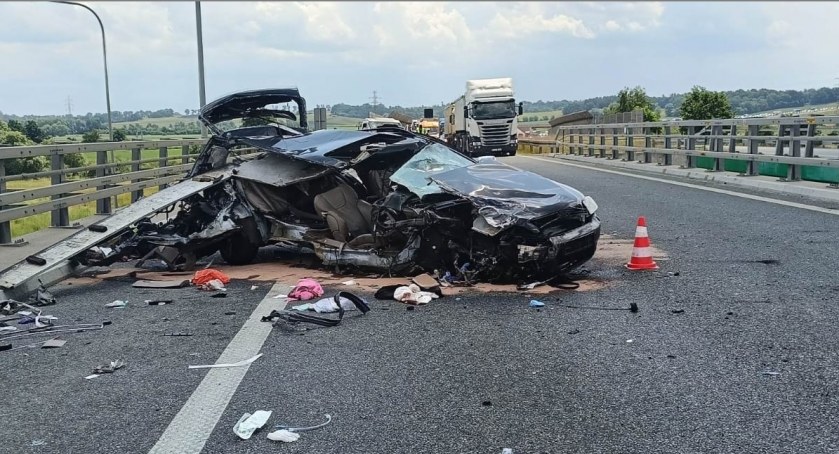 Jedna osoba nie żyje, cztery zostały ranne. Tragiczny wypadek na S3 w pobliżu Legnicy